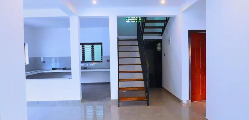 Cute 2 bhk house for sale in mavelikara – 7.5 Cent land