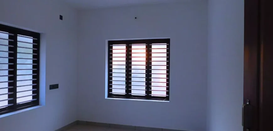 Cute 2 bhk house for sale in mavelikara – 7.5 Cent land