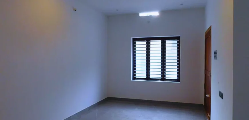 Cute 2 bhk house for sale in mavelikara – 7.5 Cent land