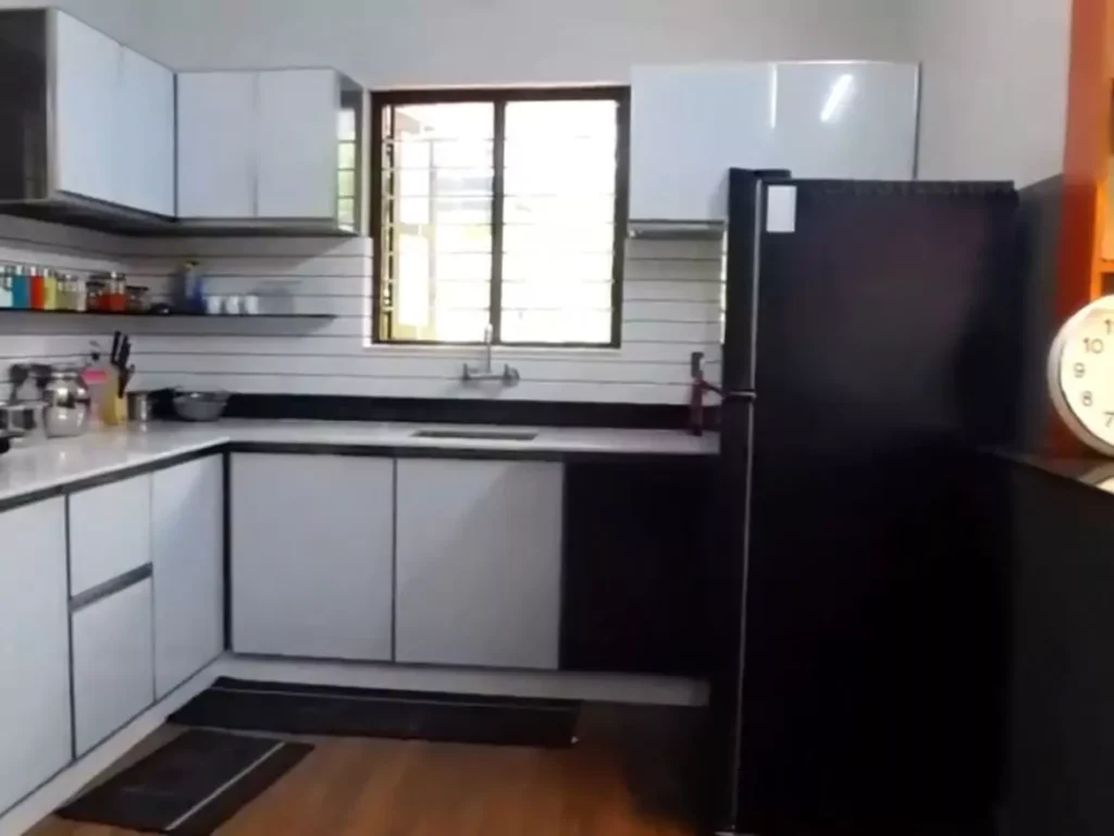 kitchen of 18 lakh home